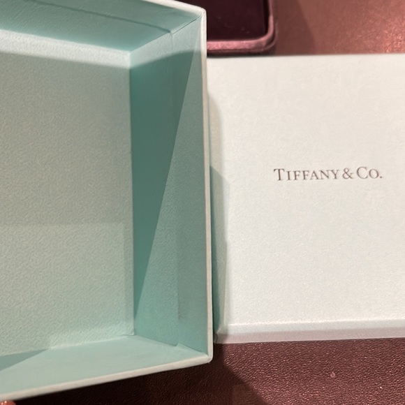 Authentic Tiffany & Co. Necklace box - Picture 3 of 5